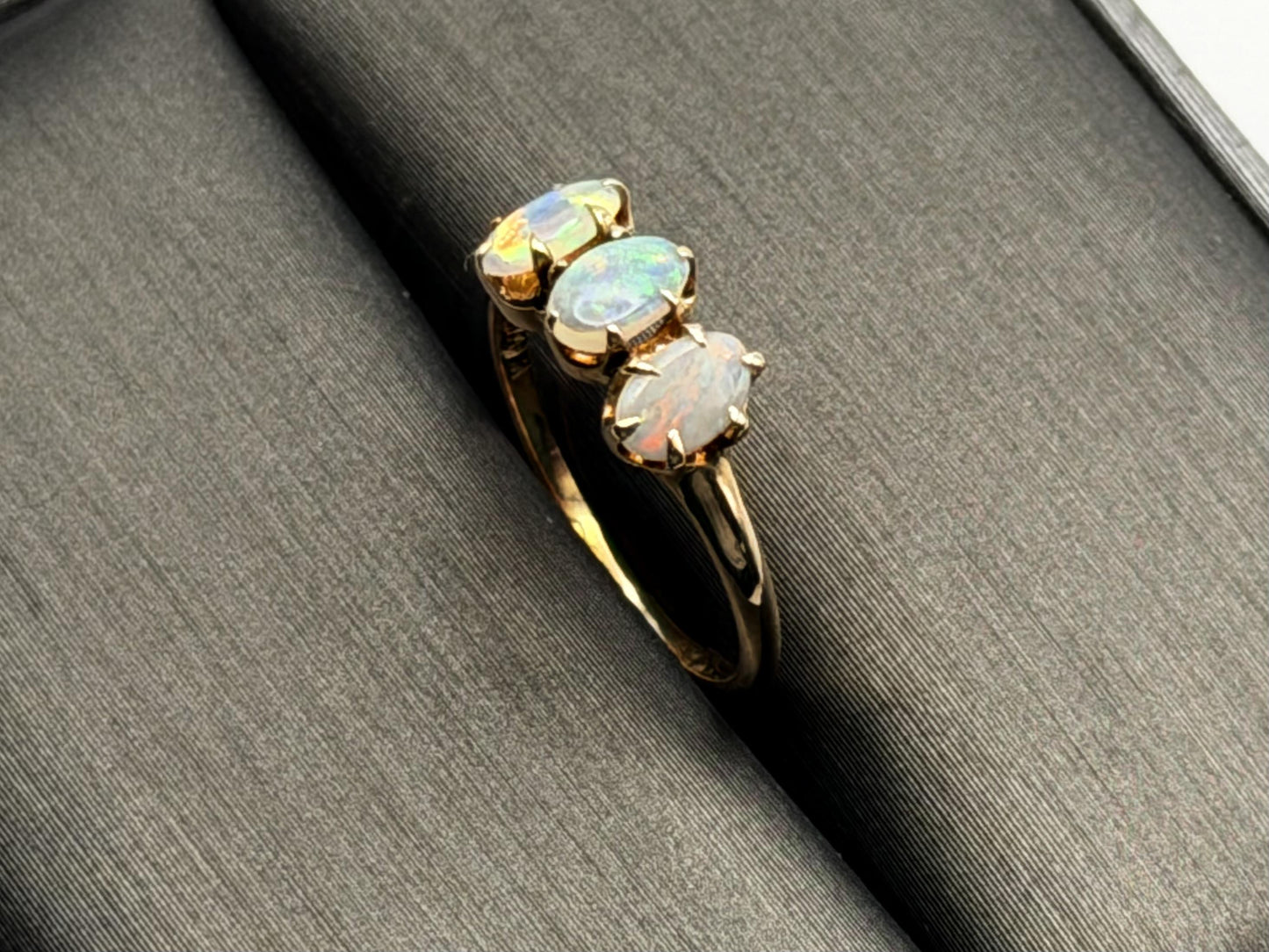 10k Yellow Gold Vintage Opal Cluster Ring.