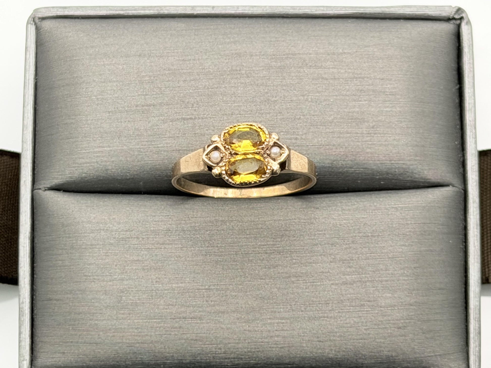 10k Yellow Gold Vintage Yellow Gemstone Pearl Seed Ring.