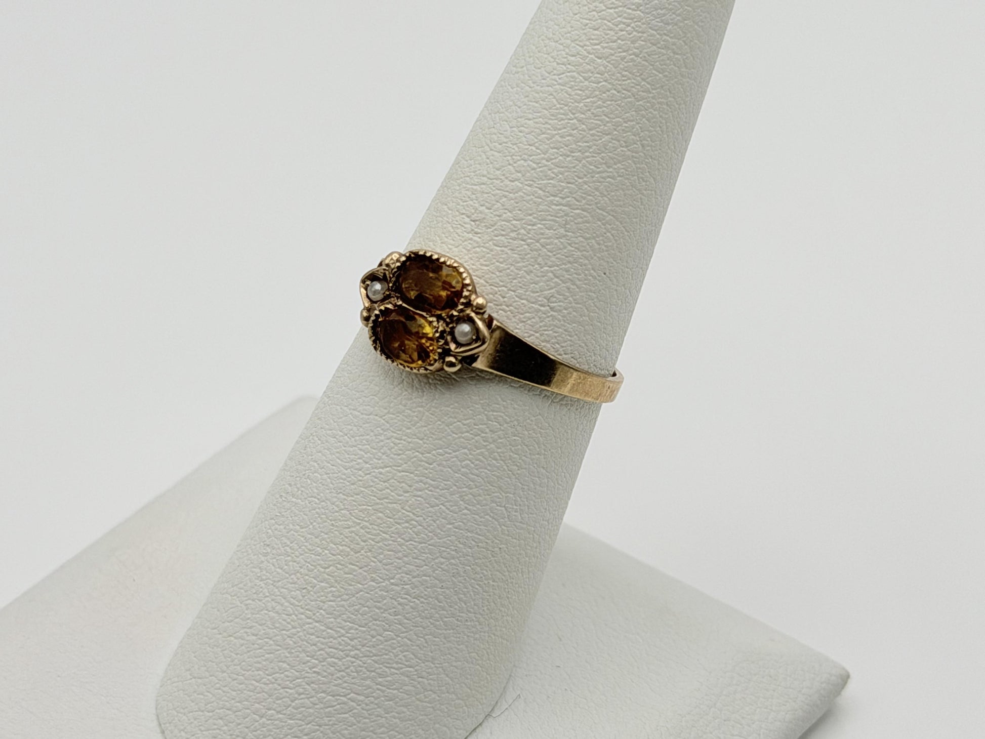 10k Yellow Gold Vintage Yellow Gemstone Pearl Seed Ring.