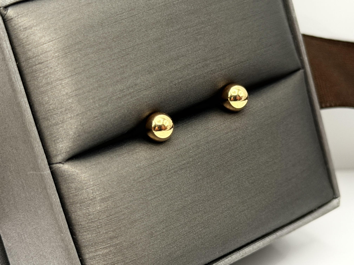 10k Yellow Gold Ball Stud Earrings 4.8mm Classic Yellow Gold Sphere Studs