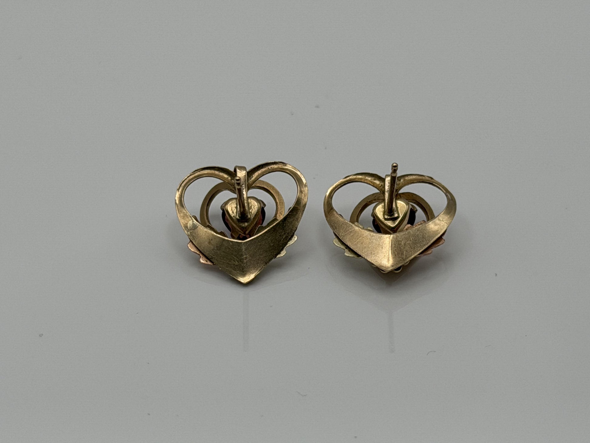 10k Gold Garnet Floral Heart Earrings Vintage Leaf Design Black Hills Gold