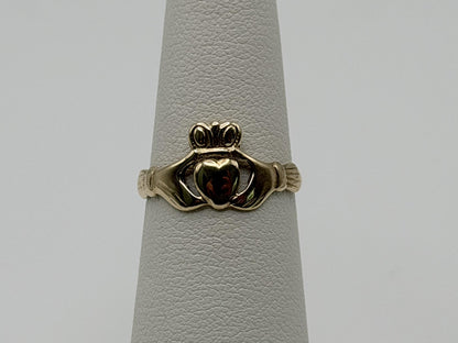 Vintage 9k Gold Claddagh Ring Traditional Irish Friendship Love Loyalty Ring.