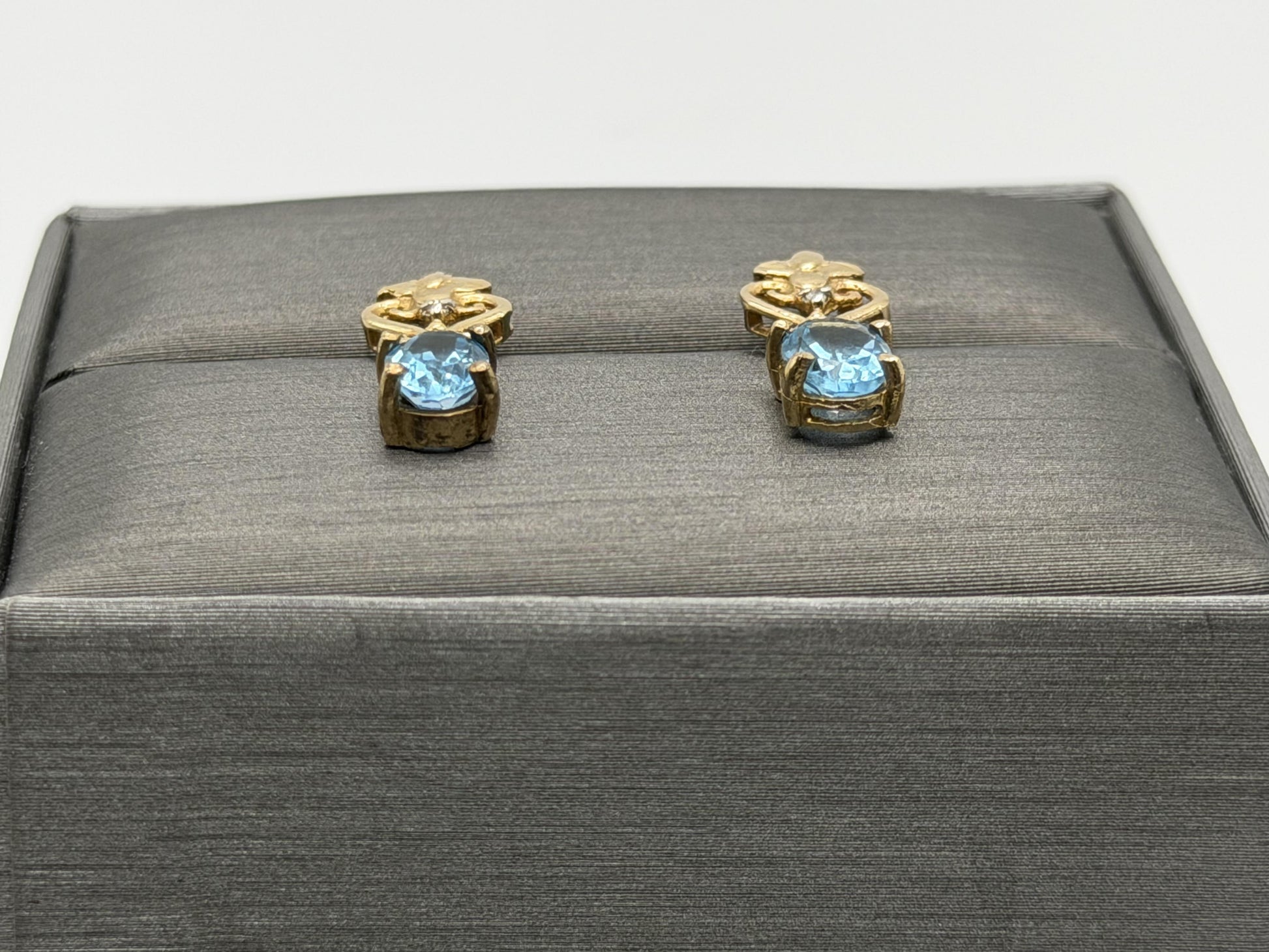 Vintage 10K Yellow Gold Blue Topaz & Diamond Dangle Earrings Oval Stone Earrings