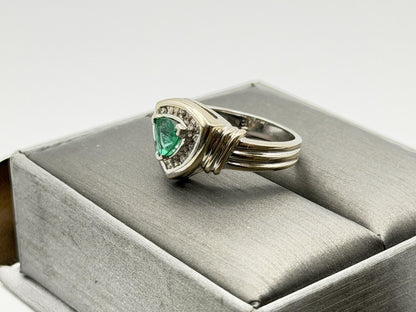 Heavy 14K White Gold Green Emerald & .25ctw Diamond Ring Trillion Cluster Ring