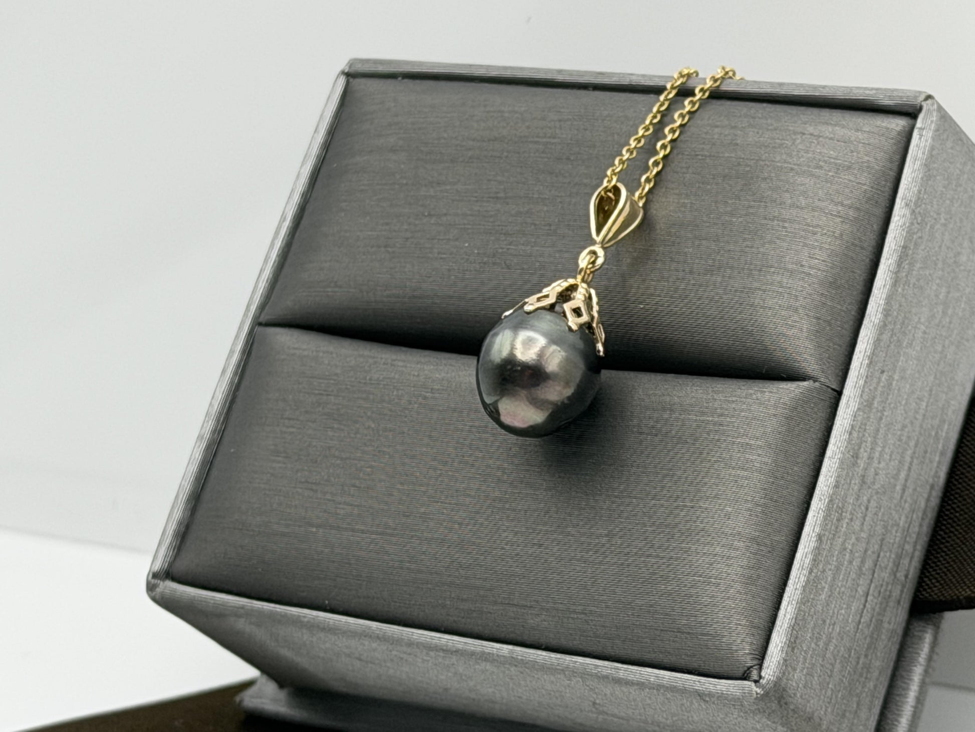14K Gold Black Tahitian Pearl Necklace 9.8 mm Black Pearl Necklace Gold Chain