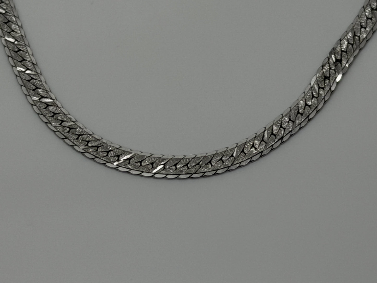 14k Specialty White Gold Herring Bone Chain ITALY 7" Bracelet