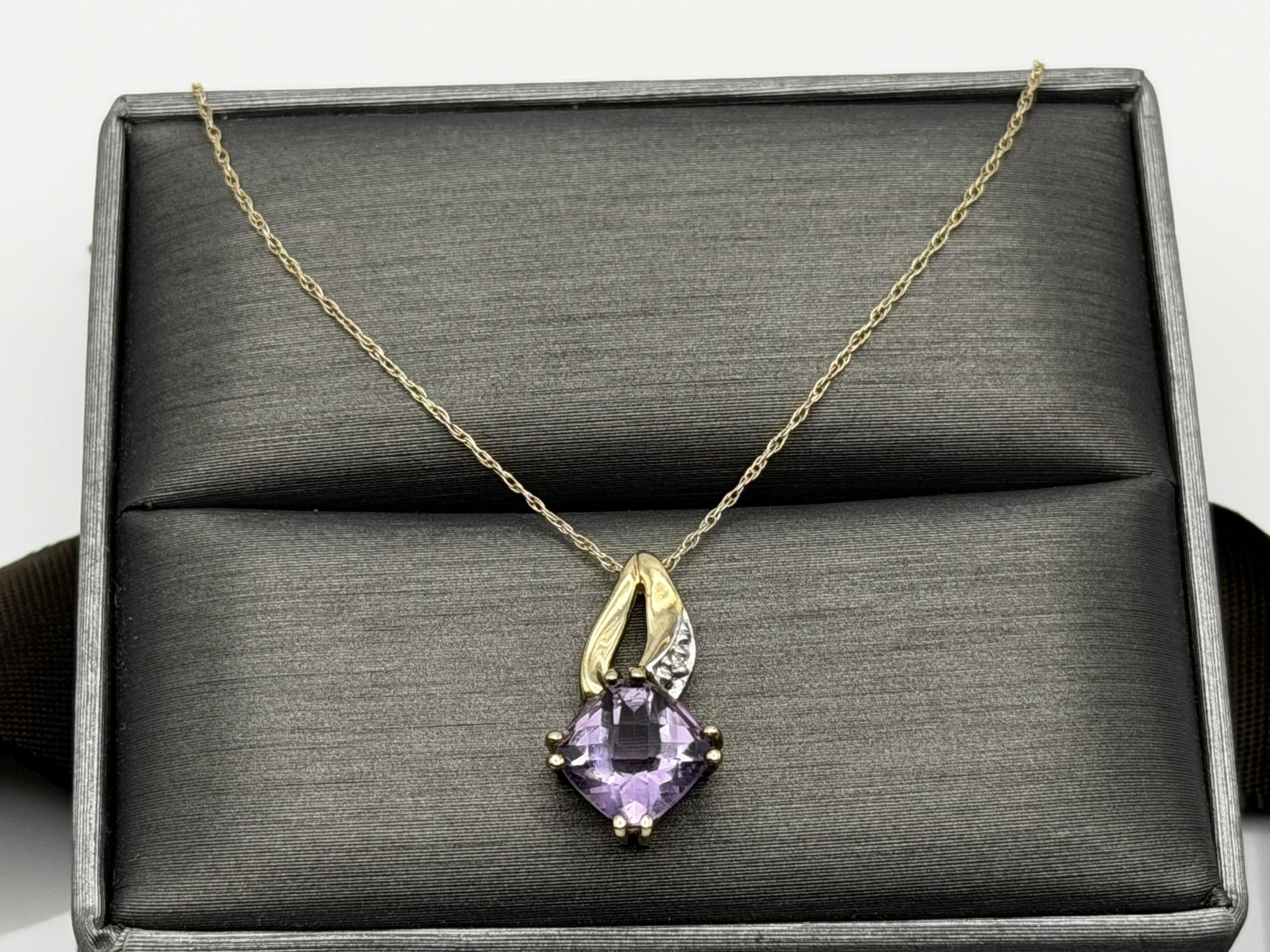 10k Yellow Gold Amethyst Diamond Pendant Necklace 18" Chain
