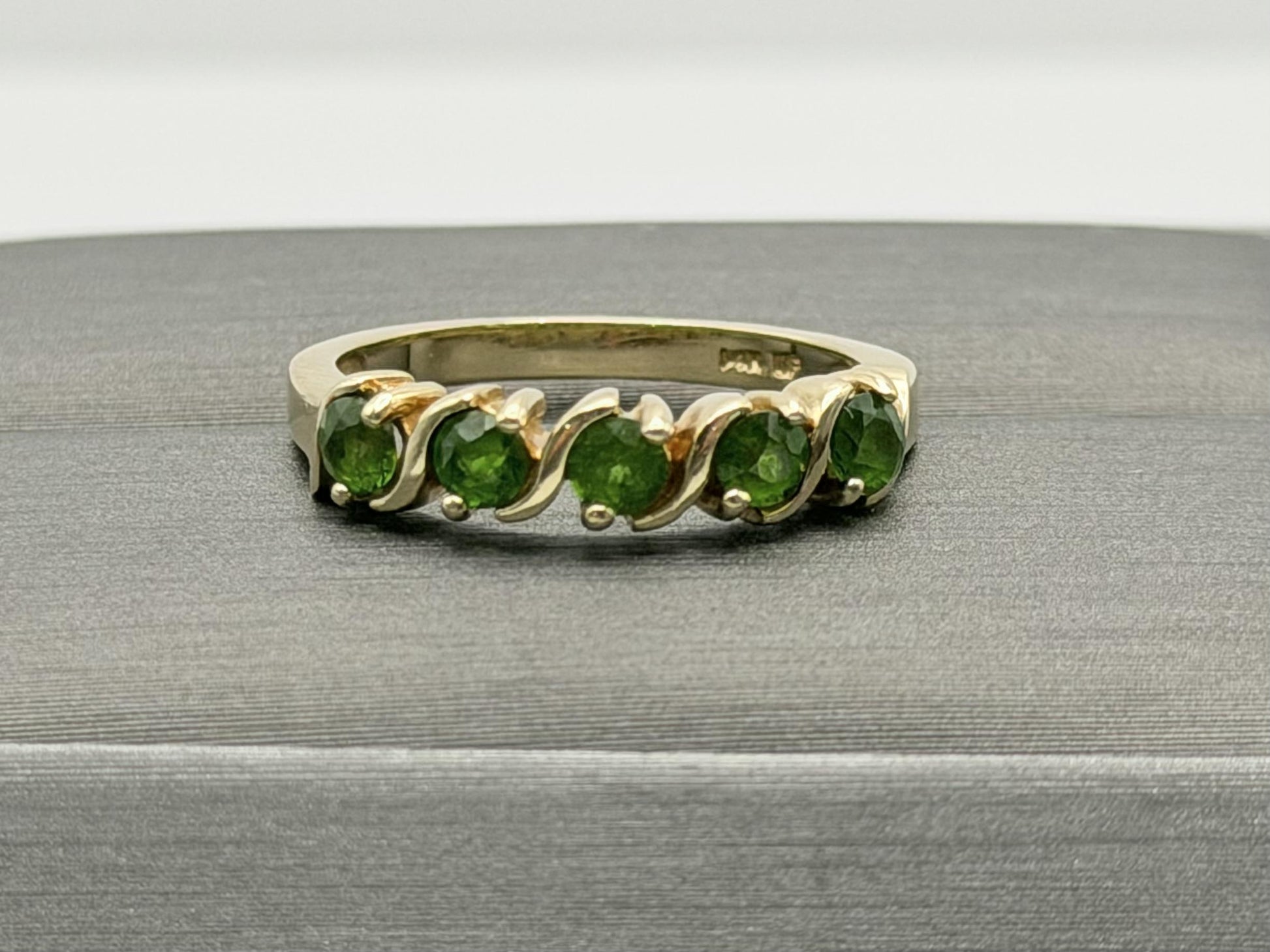 Vintage 14k Yellow Gold Emerald Ring
