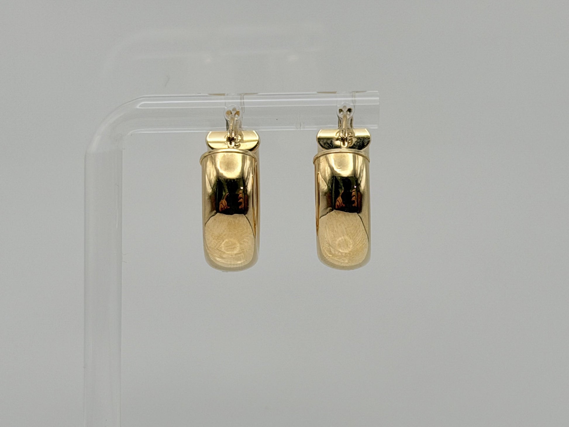 14k Gold Huggie Hoop Earrings