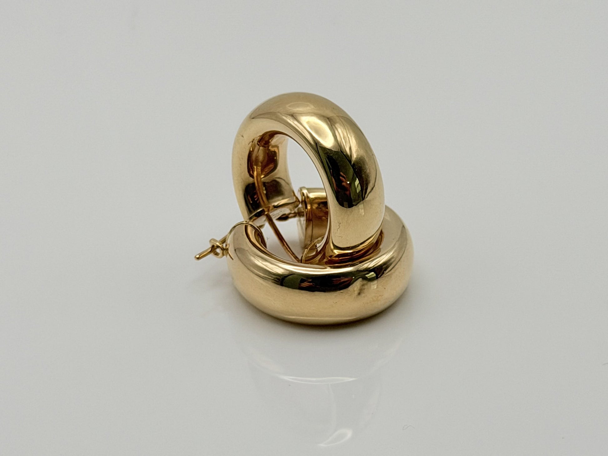 14k Gold Huggie Hoop Earrings