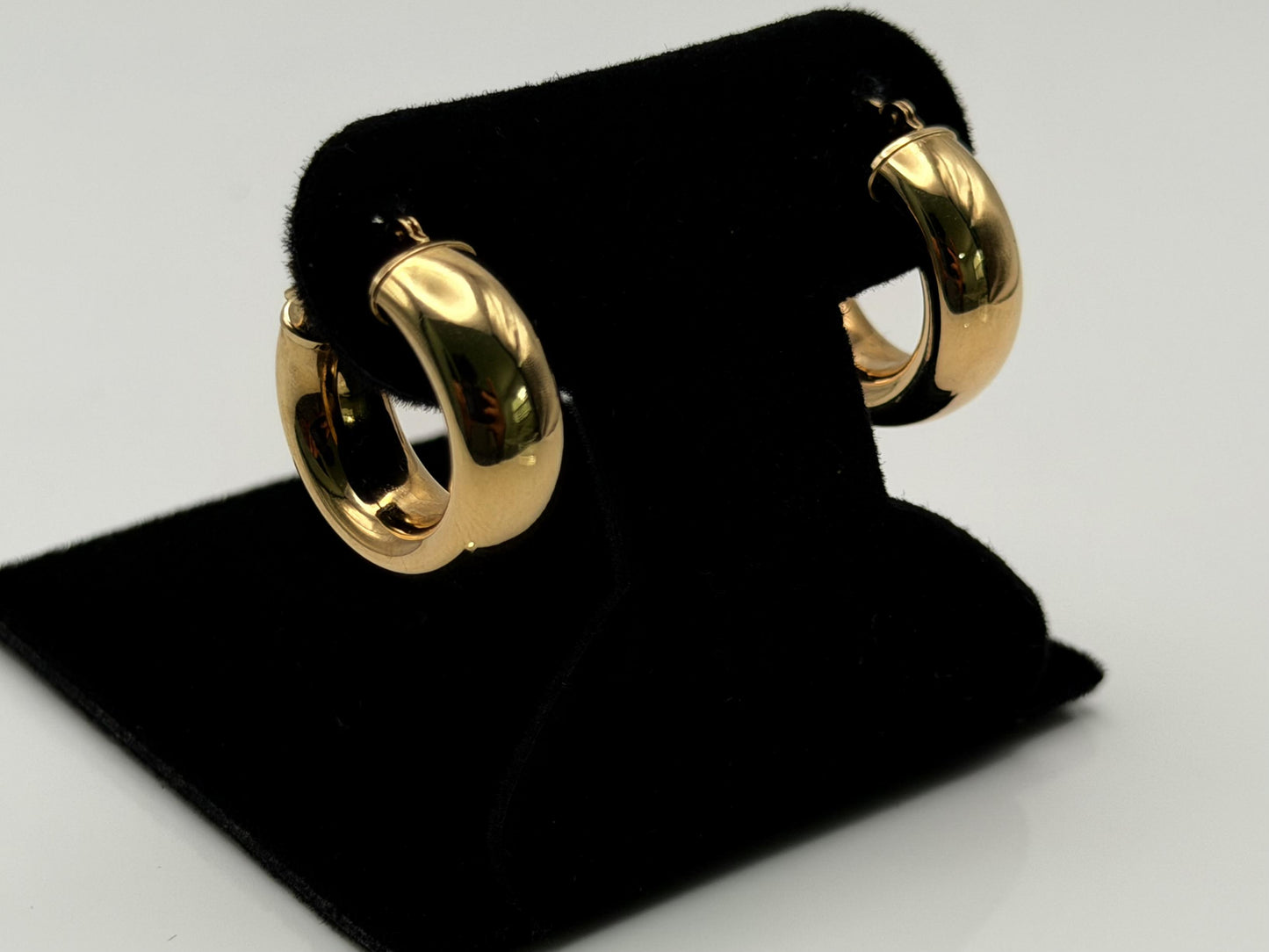 14k Gold Huggie Hoop Earrings