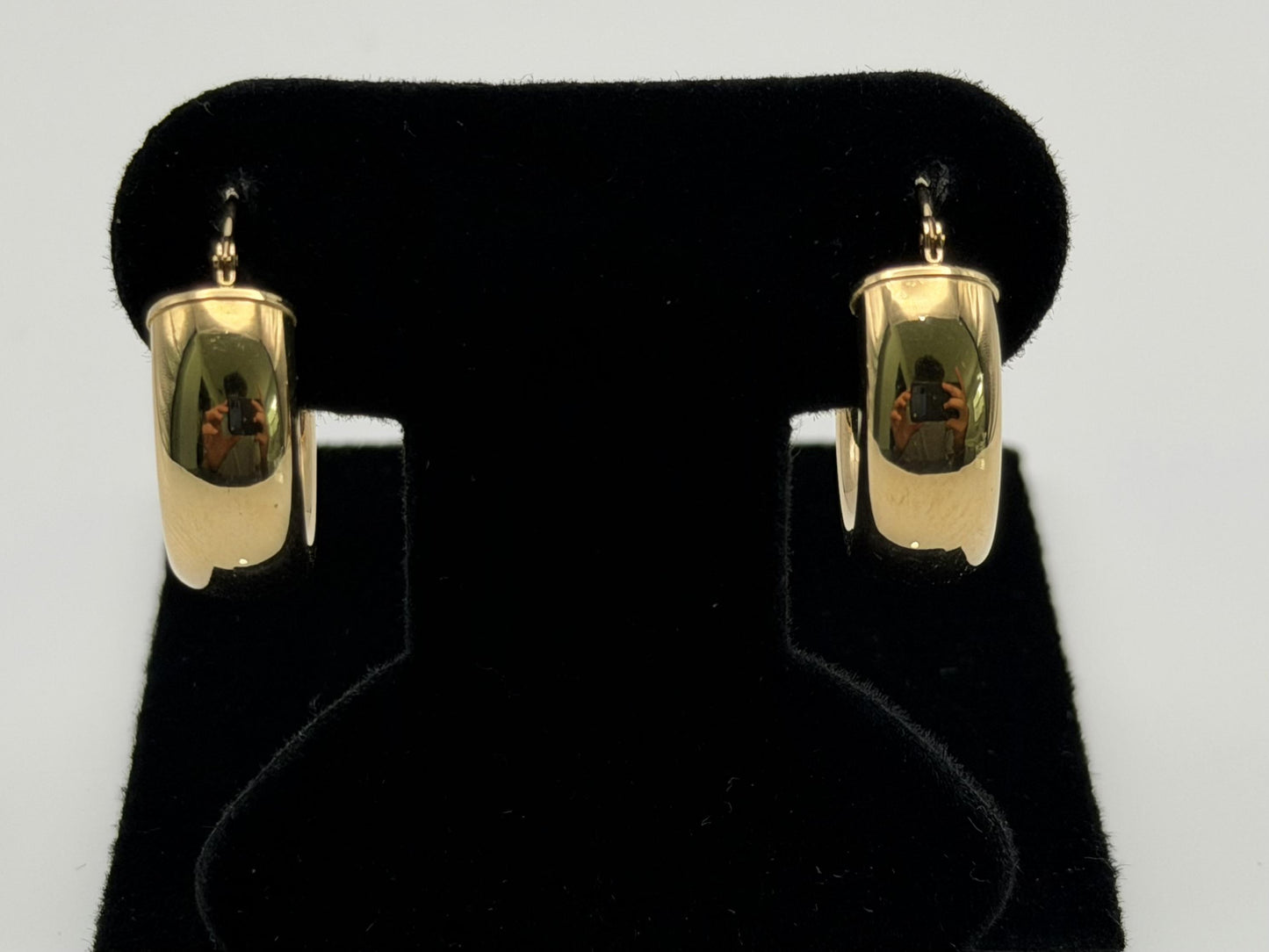 14k Gold Huggie Hoop Earrings