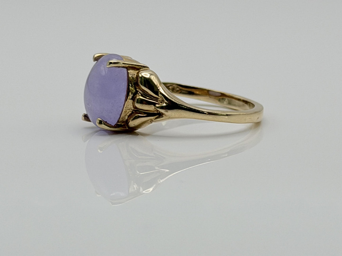 Vintage 10k Yellow Gold Lavender Jade Ring