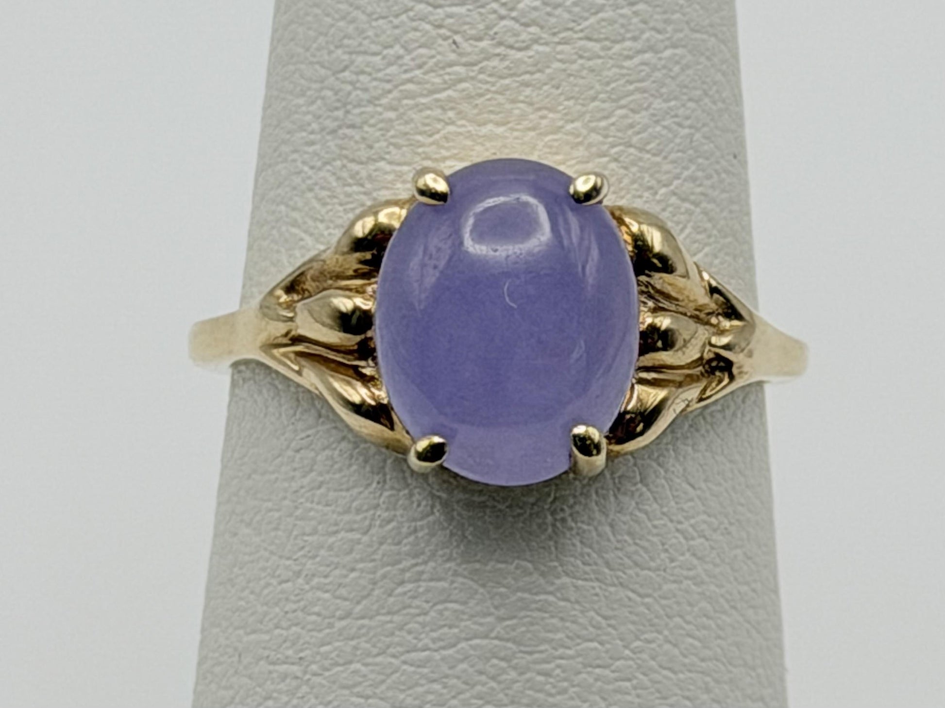 Vintage 10k Yellow Gold Lavender Jade Ring
