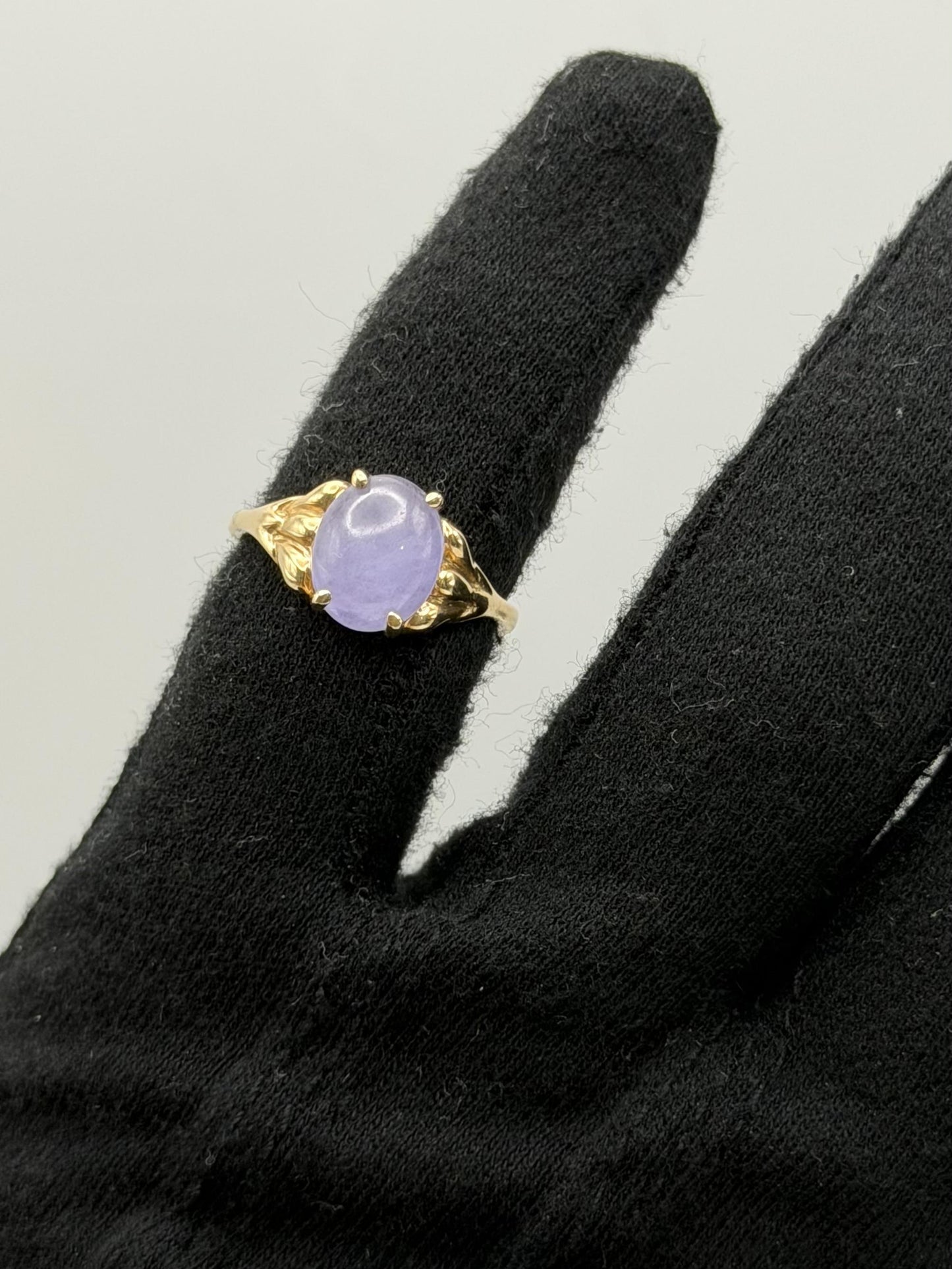 Vintage 10k Yellow Gold Lavender Jade Ring