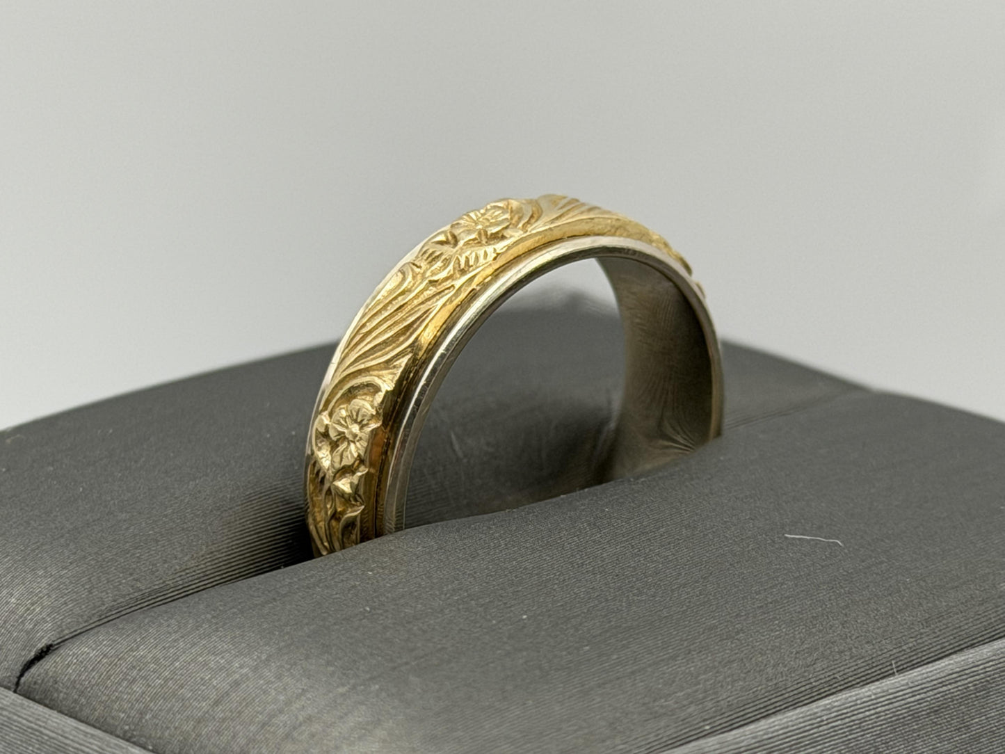 14k Solid Gold Mens Floral Wedding Ring by Frederick Goldman 7.2gr Band