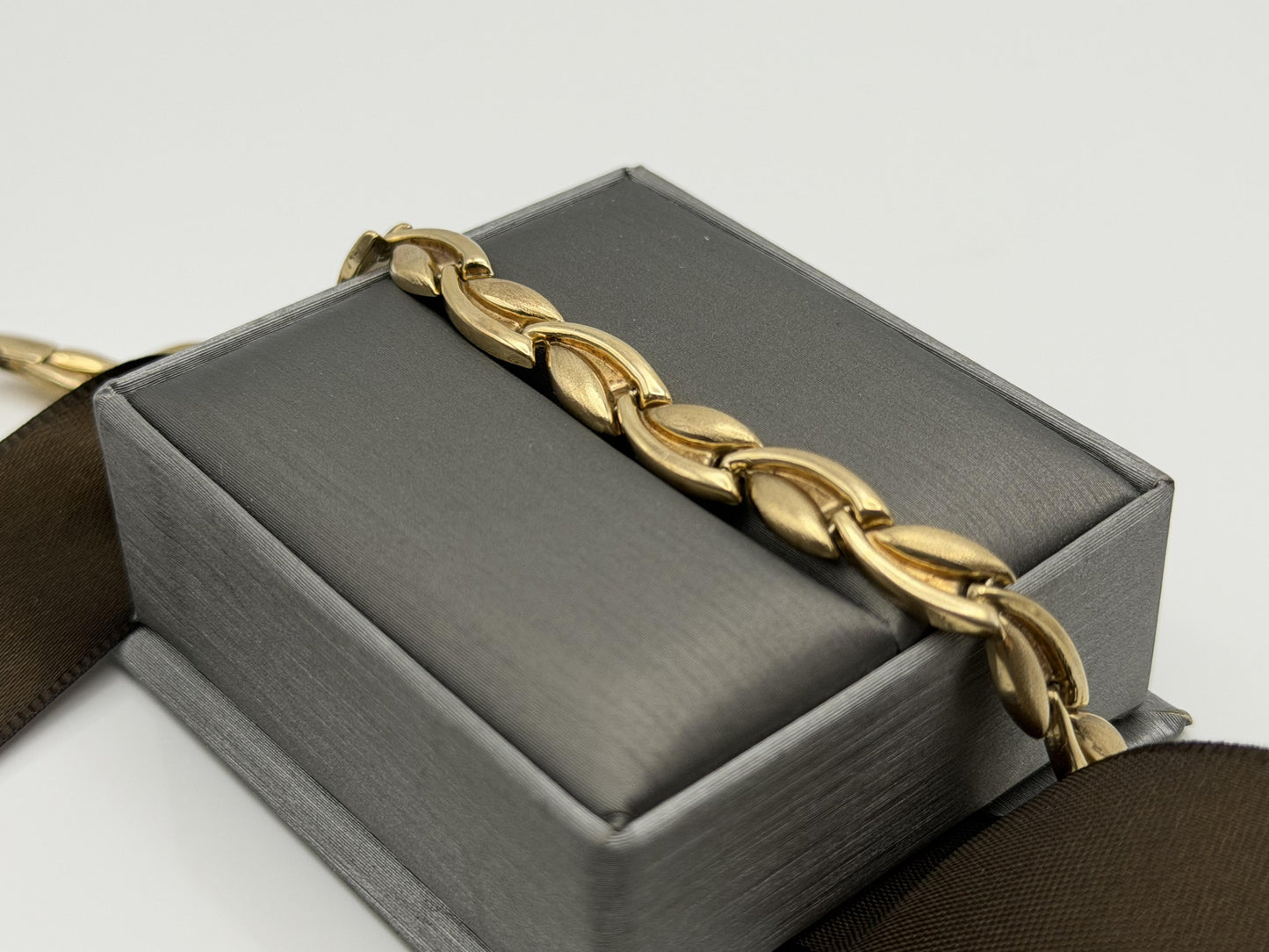 Unique 10k Yellow Gold Wheat Link Bracelet 5.5 gr Chain