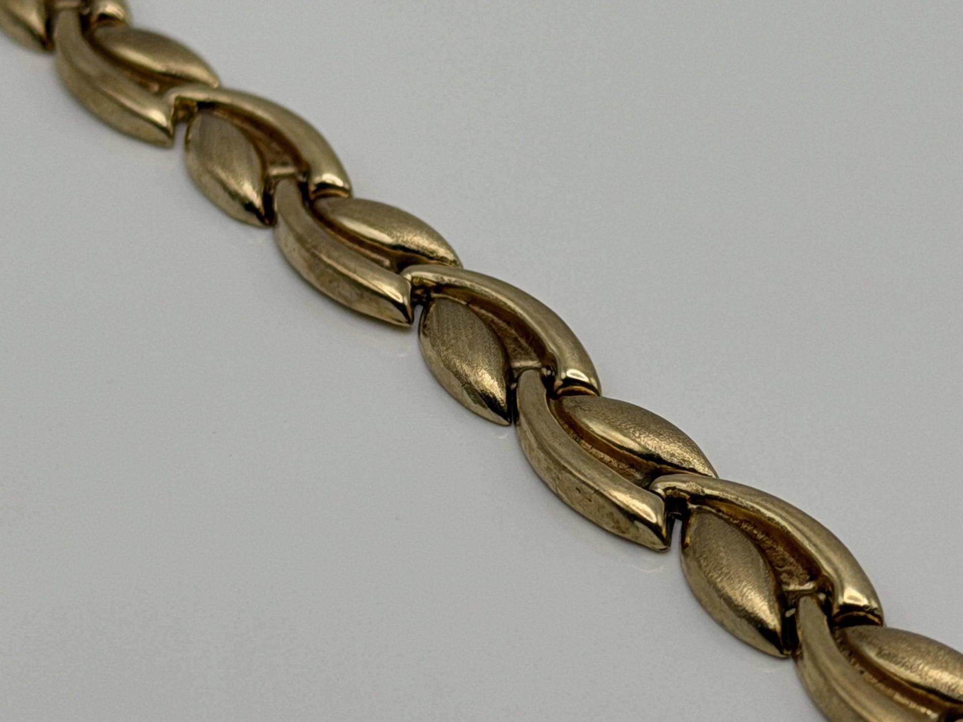 Unique 10k Yellow Gold Wheat Link Bracelet 5.5 gr Chain