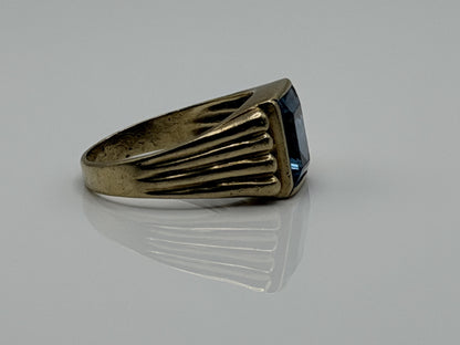 10k Yellow Gold Blue Topaz Ring. Vintage Statement Ring.