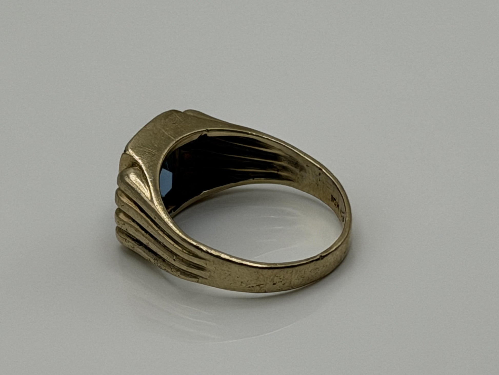 10k Yellow Gold Blue Topaz Ring. Vintage Statement Ring.