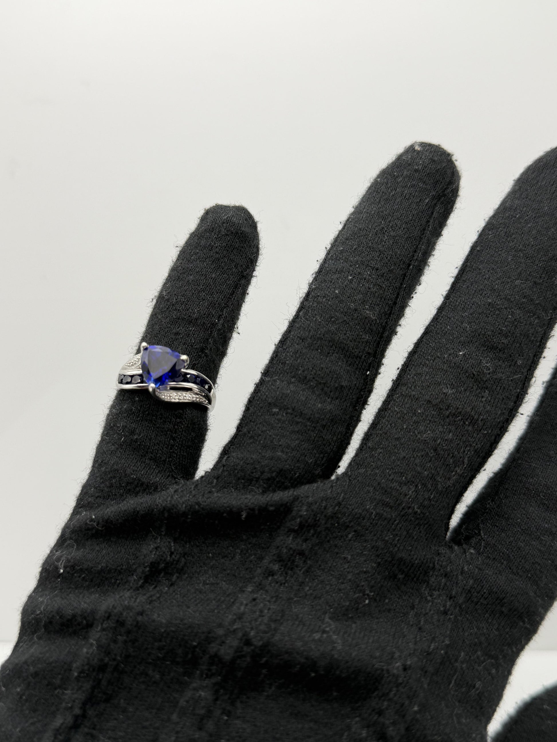 10k White Gold Vintage Diamond & Blue Sapphire Cocktail Ring