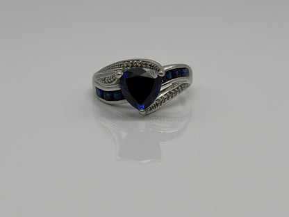 10k White Gold Vintage Diamond & Blue Sapphire Cocktail Ring