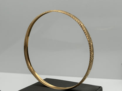 Heavy 7.2gr 10k Gold Etched Bangle Bracelet. Classic Stackable Slip-On Bracelet