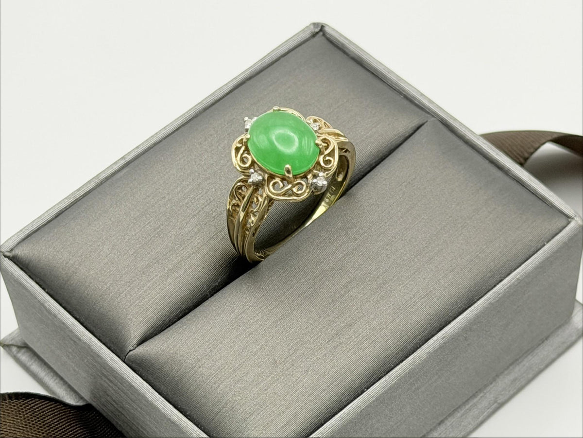 Vintage 14K Gold Jadeite & Diamond Ring Natural Green Jade Cabochon Filigree