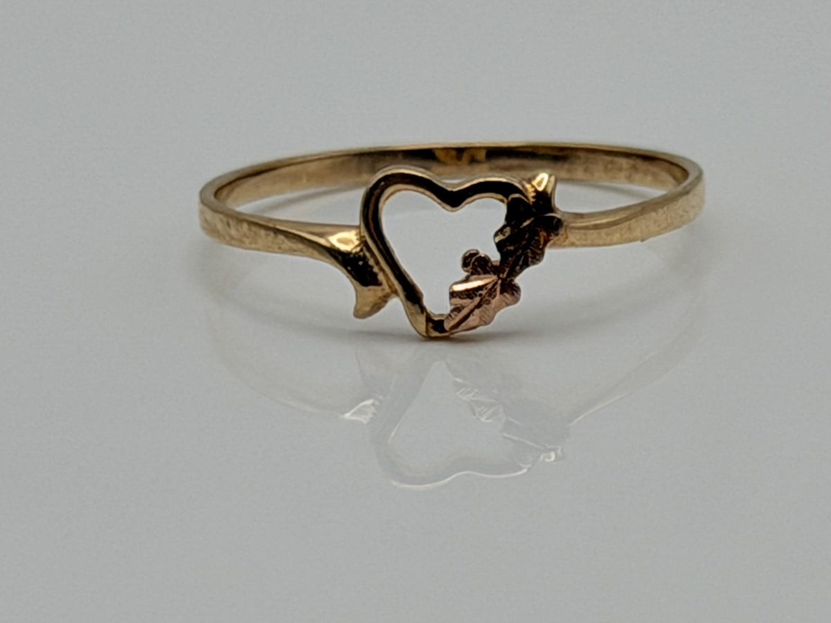 10k Vintage Black Hills Gold Heart Minimalist Ring.