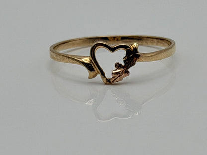 10k Vintage Black Hills Gold Heart Minimalist Ring.