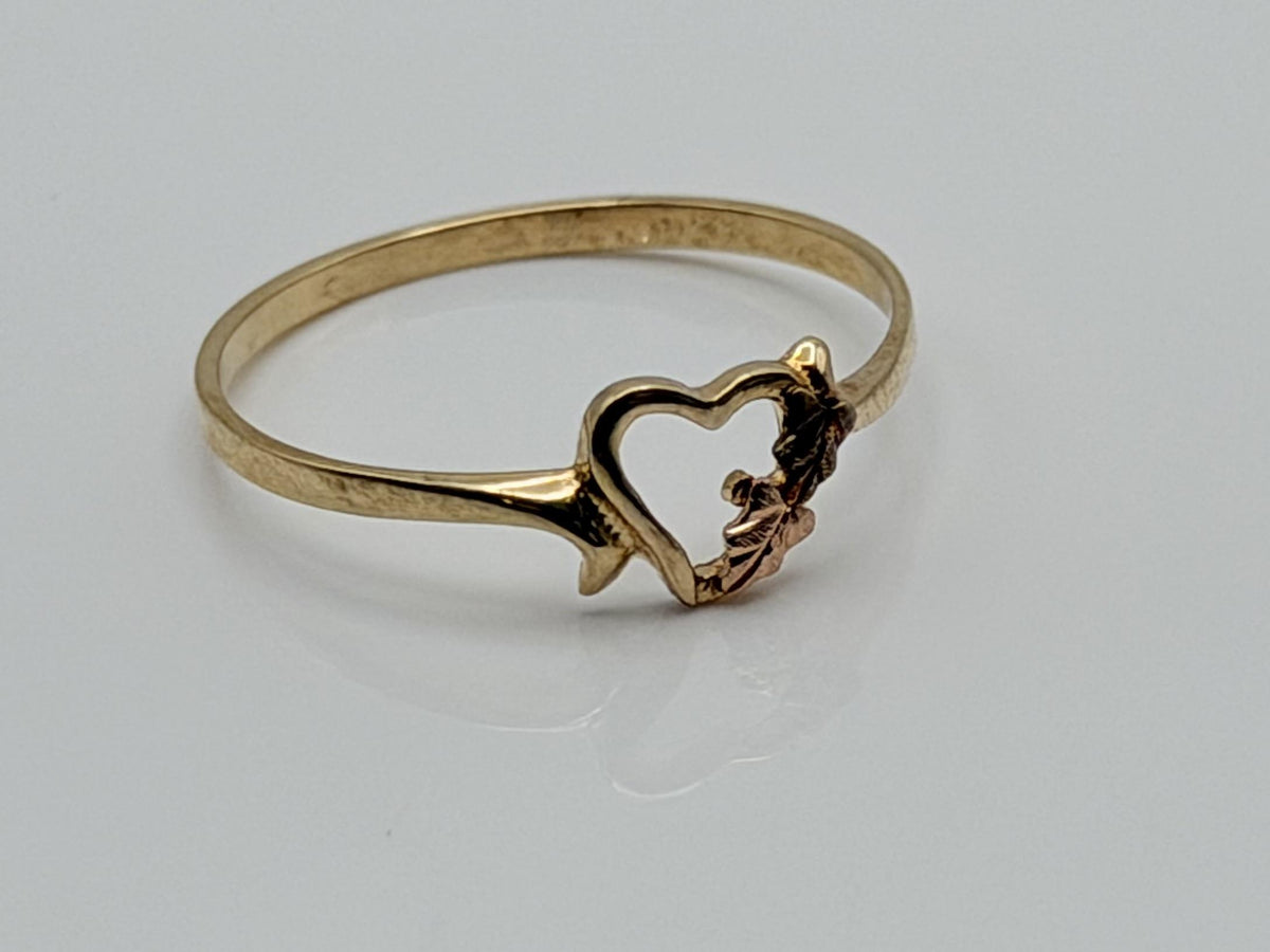 10k Vintage Black Hills Gold Heart Minimalist Ring.