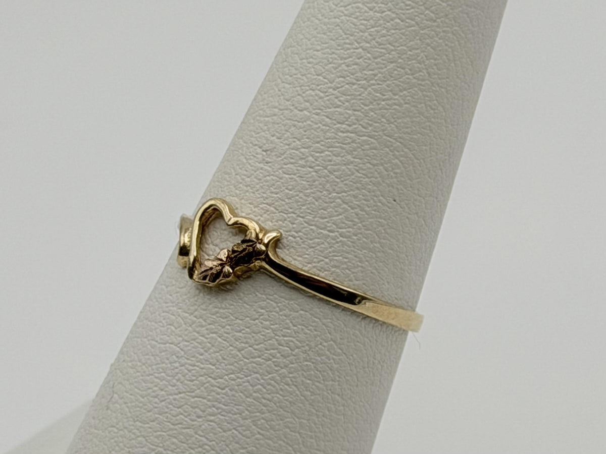 10k Vintage Black Hills Gold Heart Minimalist Ring.