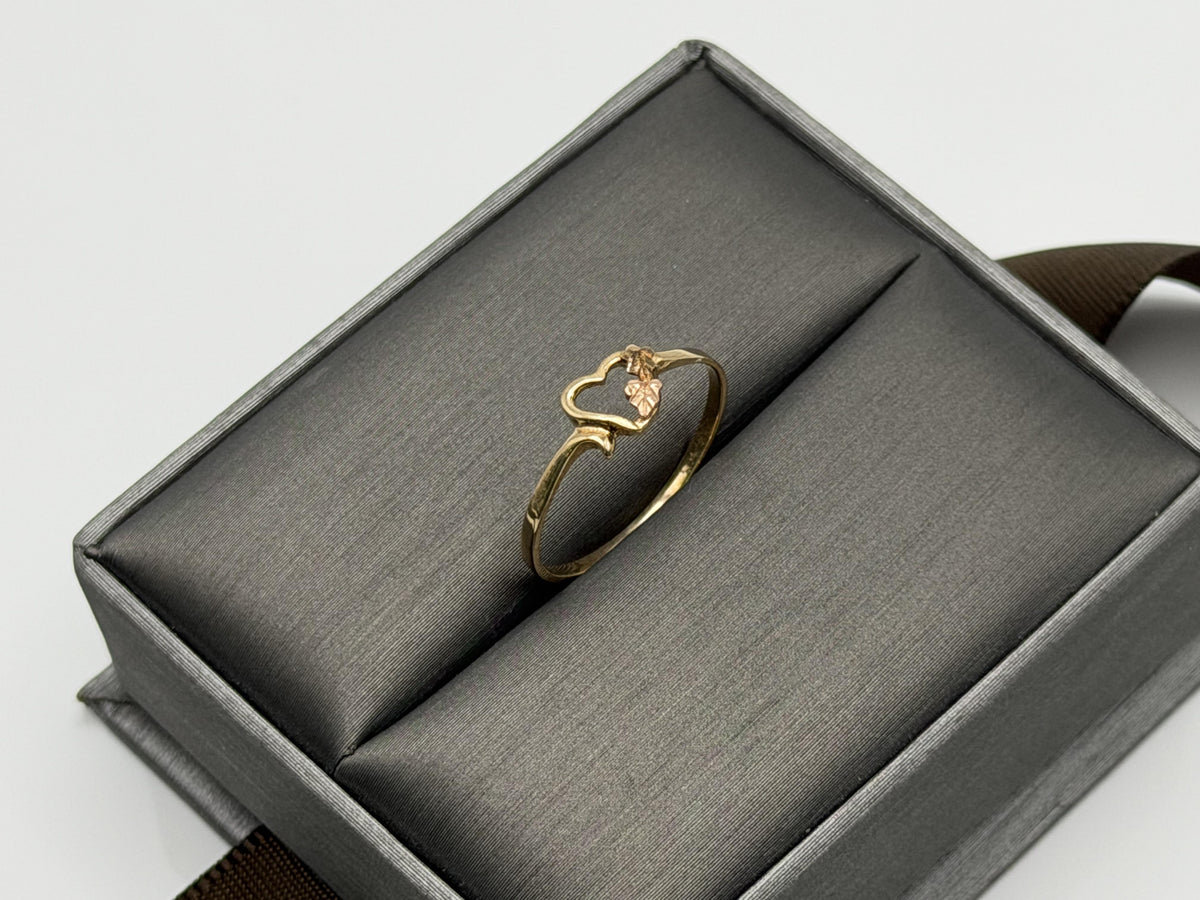 10k Vintage Black Hills Gold Heart Minimalist Ring.
