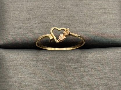 10k Vintage Black Hills Gold Heart Minimalist Ring.