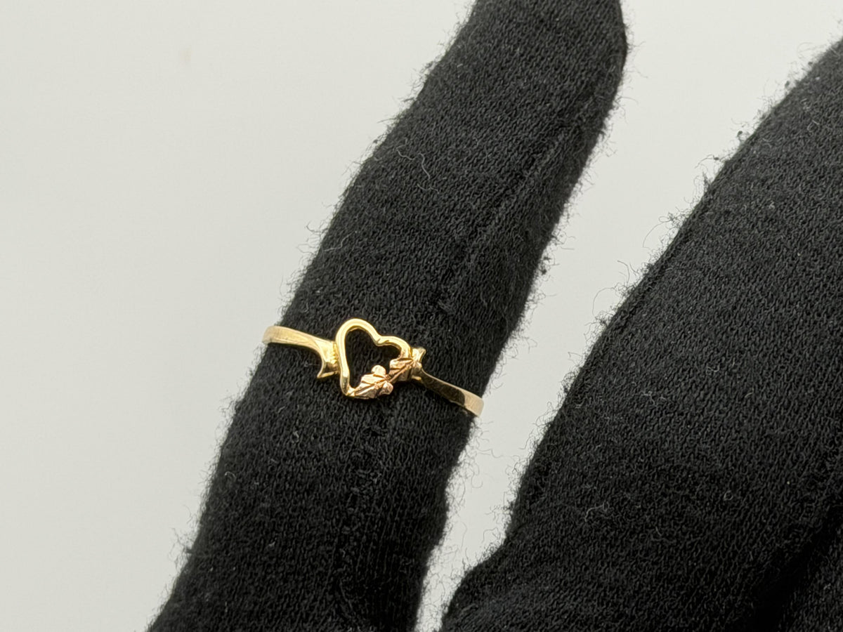 10k Vintage Black Hills Gold Heart Minimalist Ring.