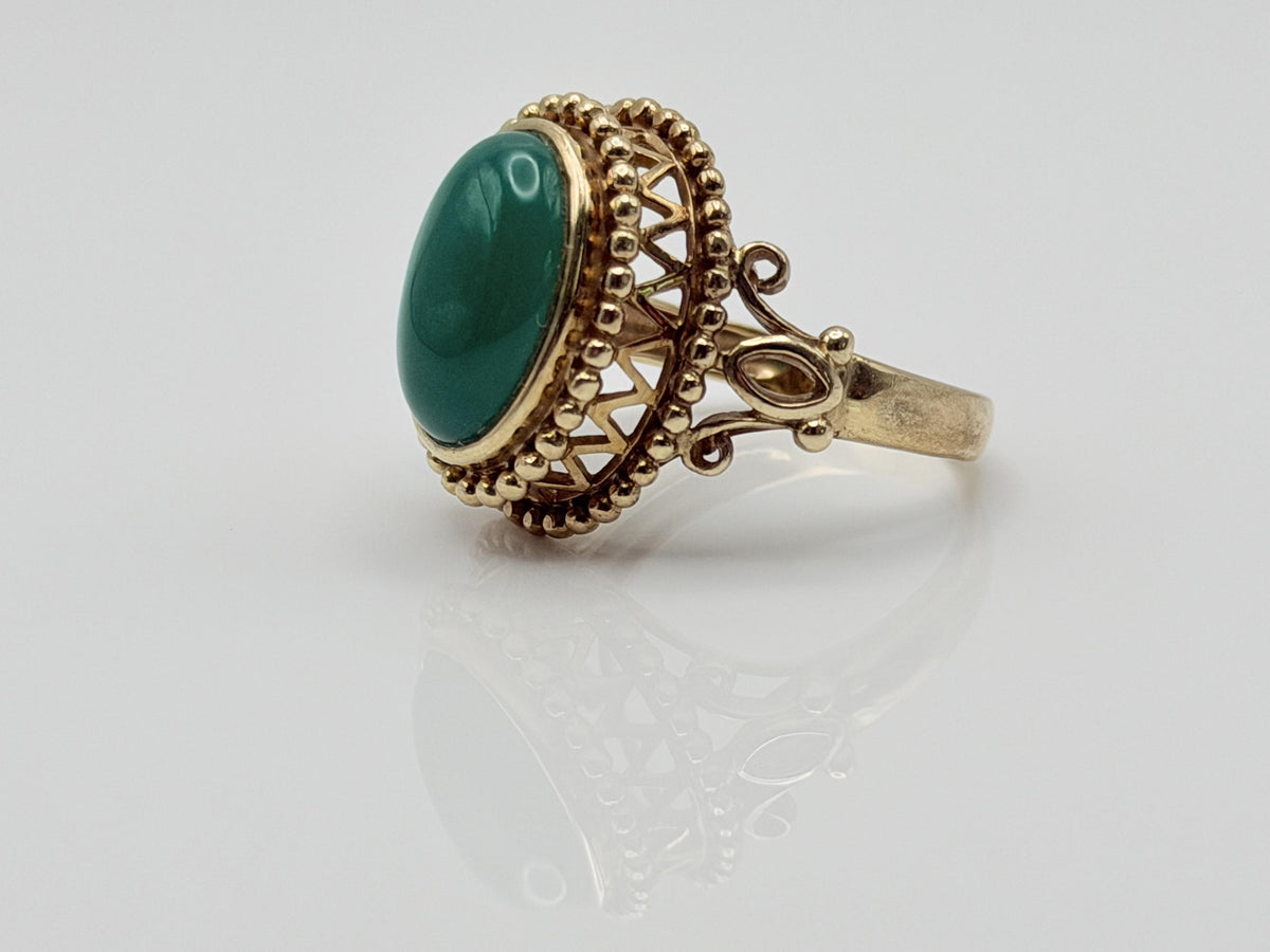 Vintage 10K Yellow Gold Green Onyx Statement Ring Ornate Beaded Design