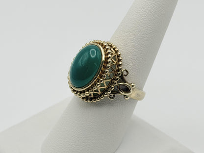 Vintage 10K Yellow Gold Green Onyx Statement Ring Ornate Beaded Design