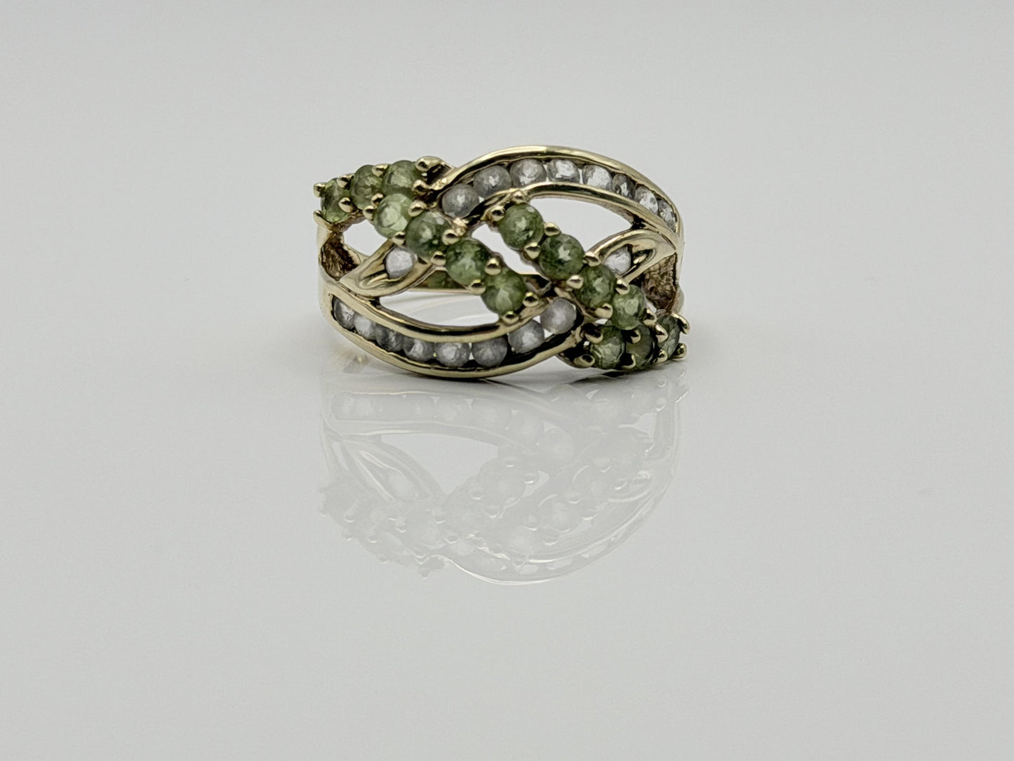 10k Yellow Gold Criss Cross Peridot and Topaz Cluster Ring