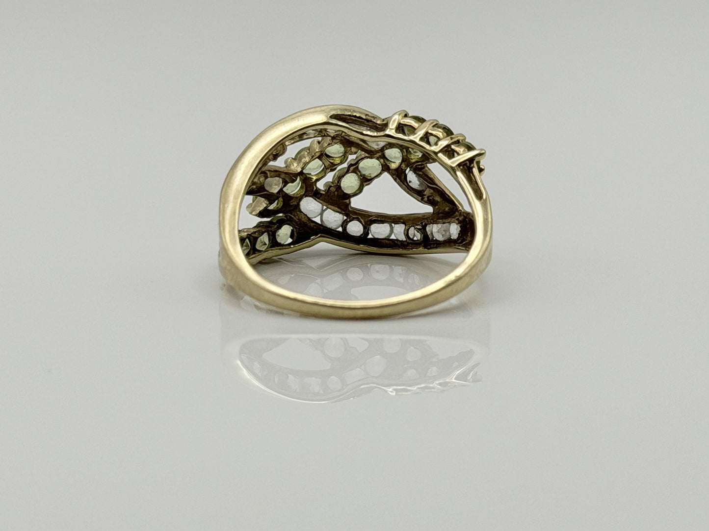 10k Yellow Gold Criss Cross Peridot and Topaz Cluster Ring