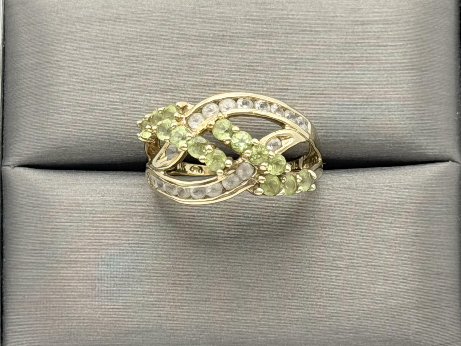 10k Yellow Gold Criss Cross Peridot and Topaz Cluster Ring