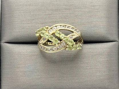 10k Yellow Gold Criss Cross Peridot and Topaz Cluster Ring