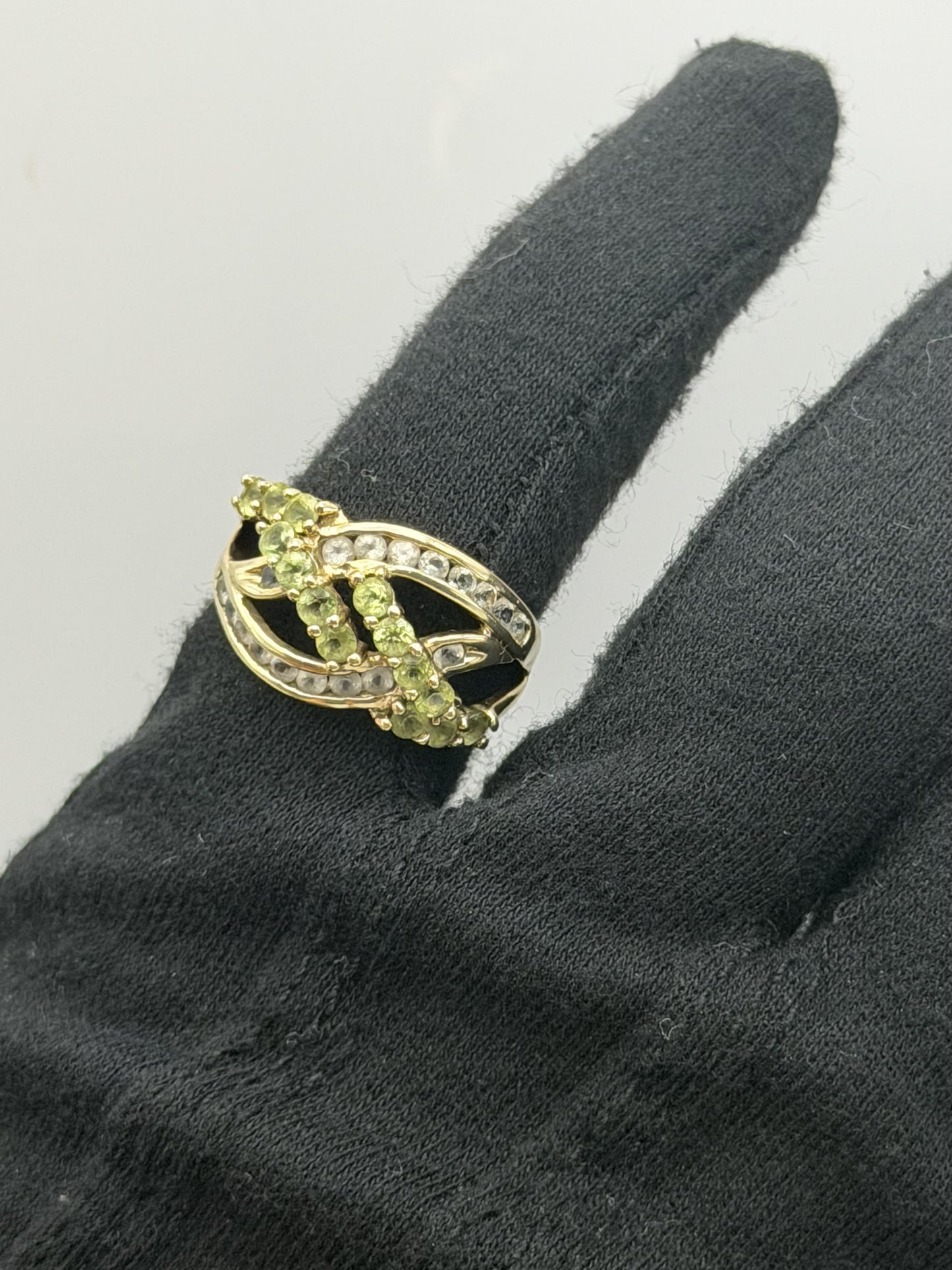 10k Yellow Gold Criss Cross Peridot and Topaz Cluster Ring