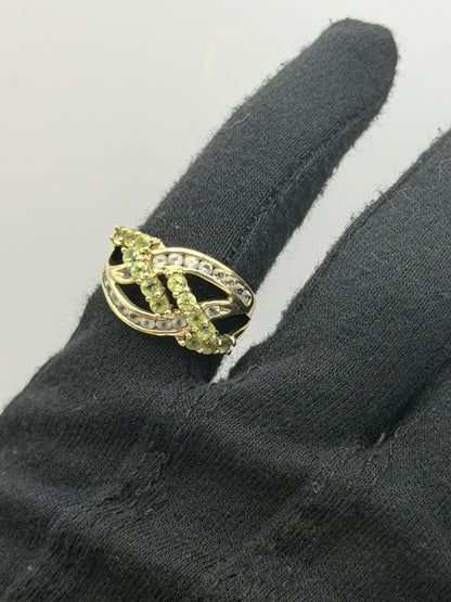 10k Yellow Gold Criss Cross Peridot and Topaz Cluster Ring