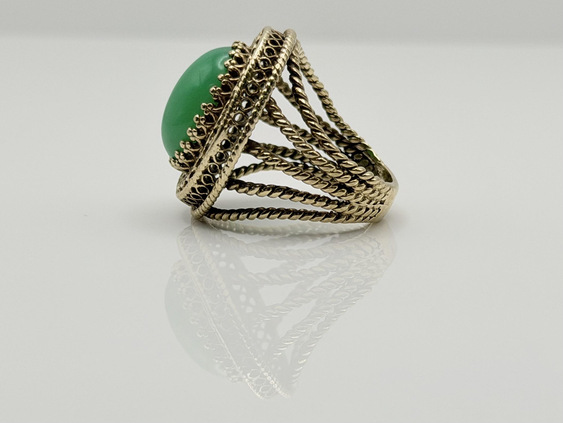 10k Yellow Gold Green Onyx Filigree Cocktail Ring. Ornate Oval Statement Ring.