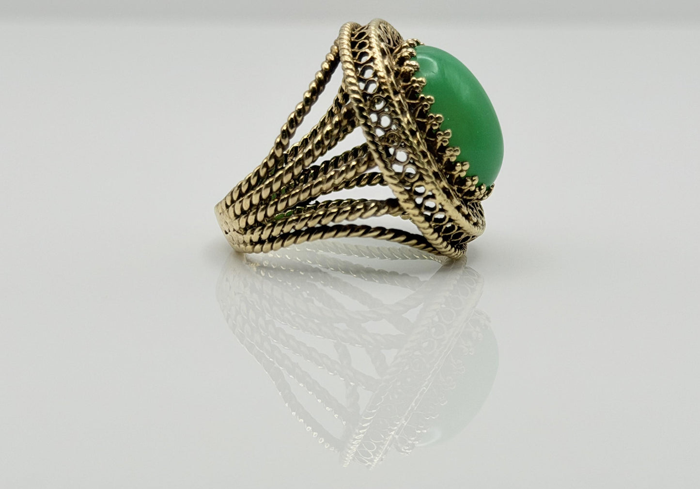 10k Yellow Gold Green Onyx Filigree Cocktail Ring. Ornate Oval Statement Ring.