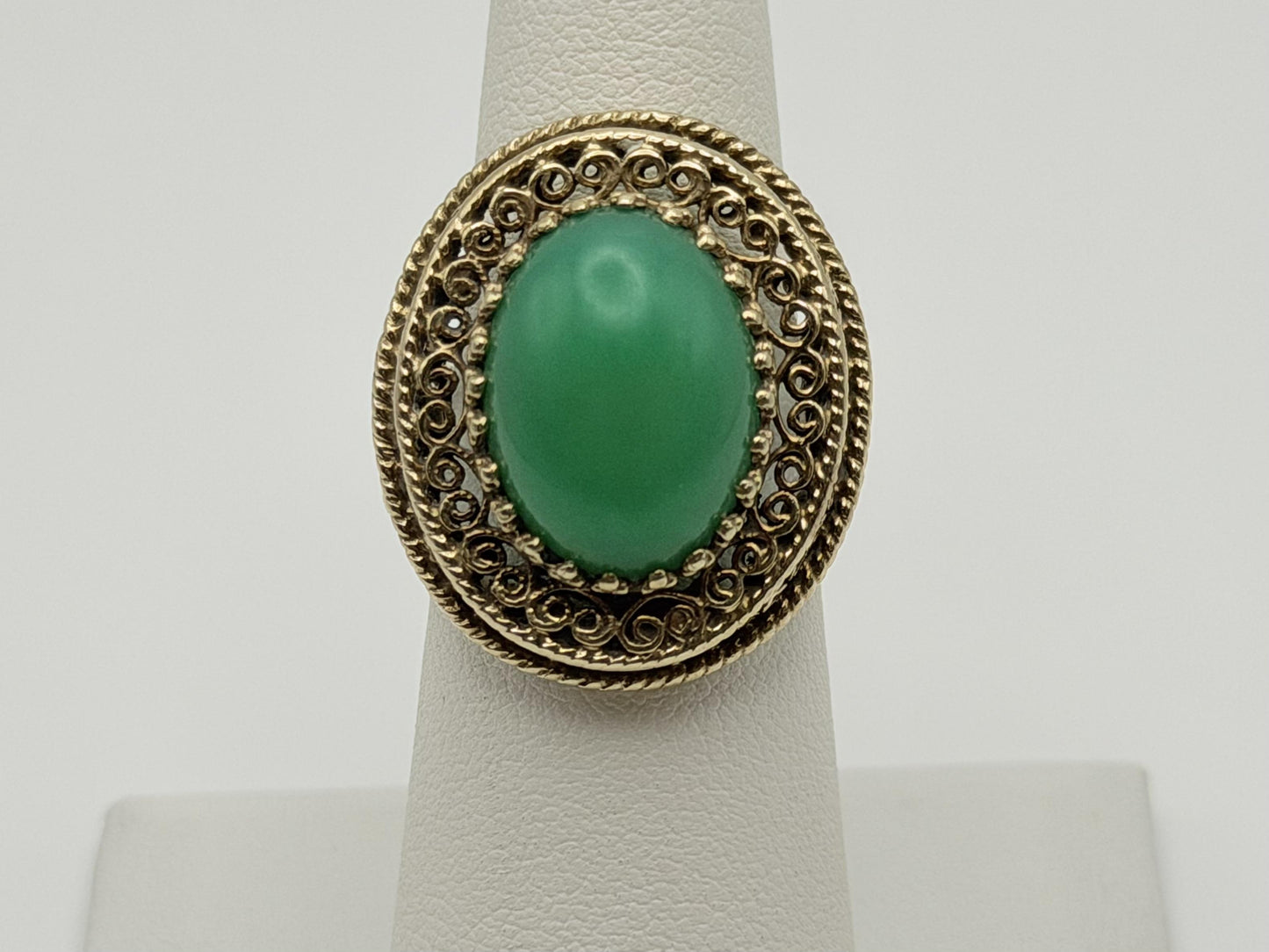 10k Yellow Gold Green Onyx Filigree Cocktail Ring. Ornate Oval Statement Ring.