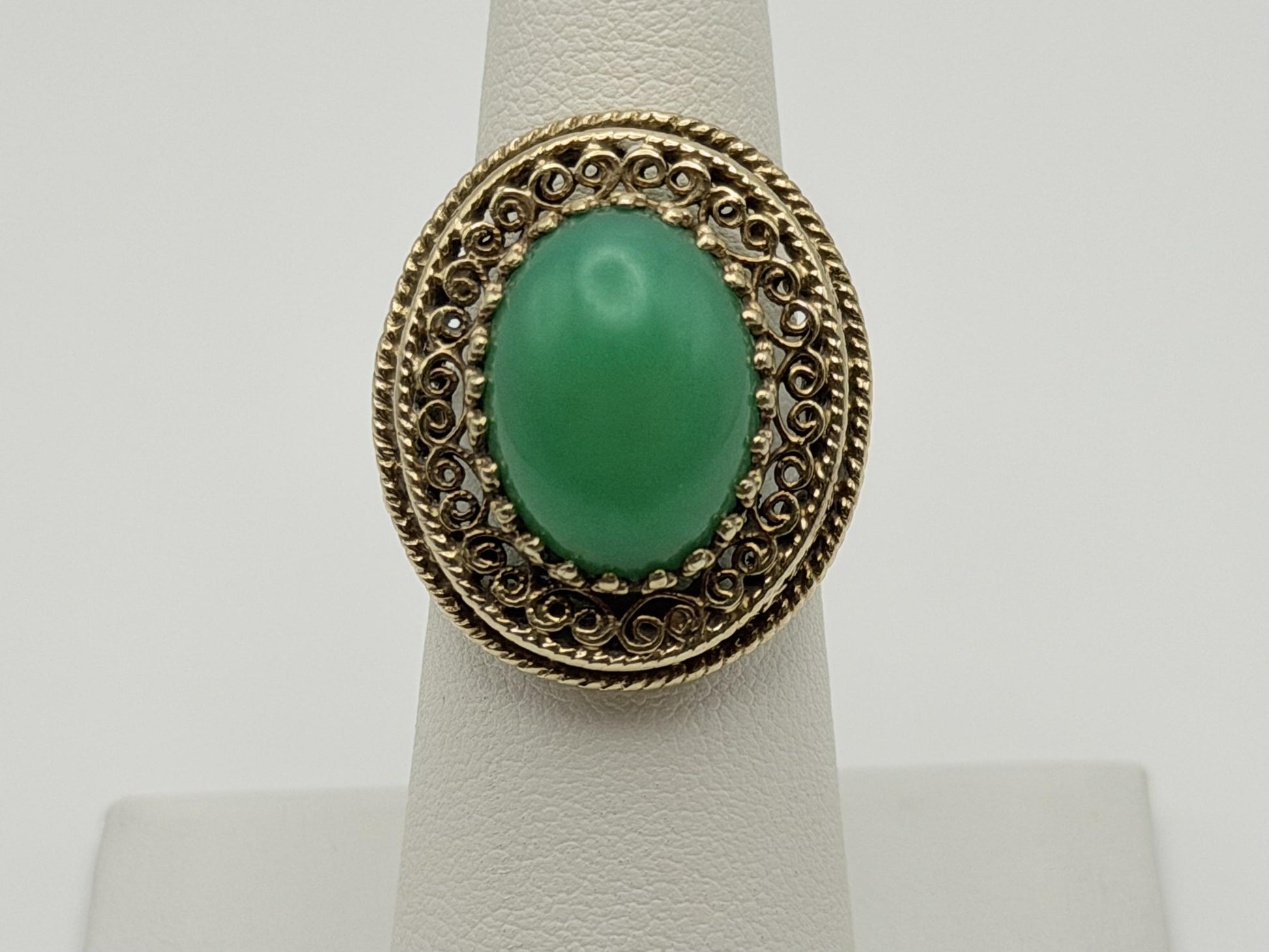 10k Yellow Gold Green Onyx Filigree Cocktail Ring. Ornate Oval Statement Ring.