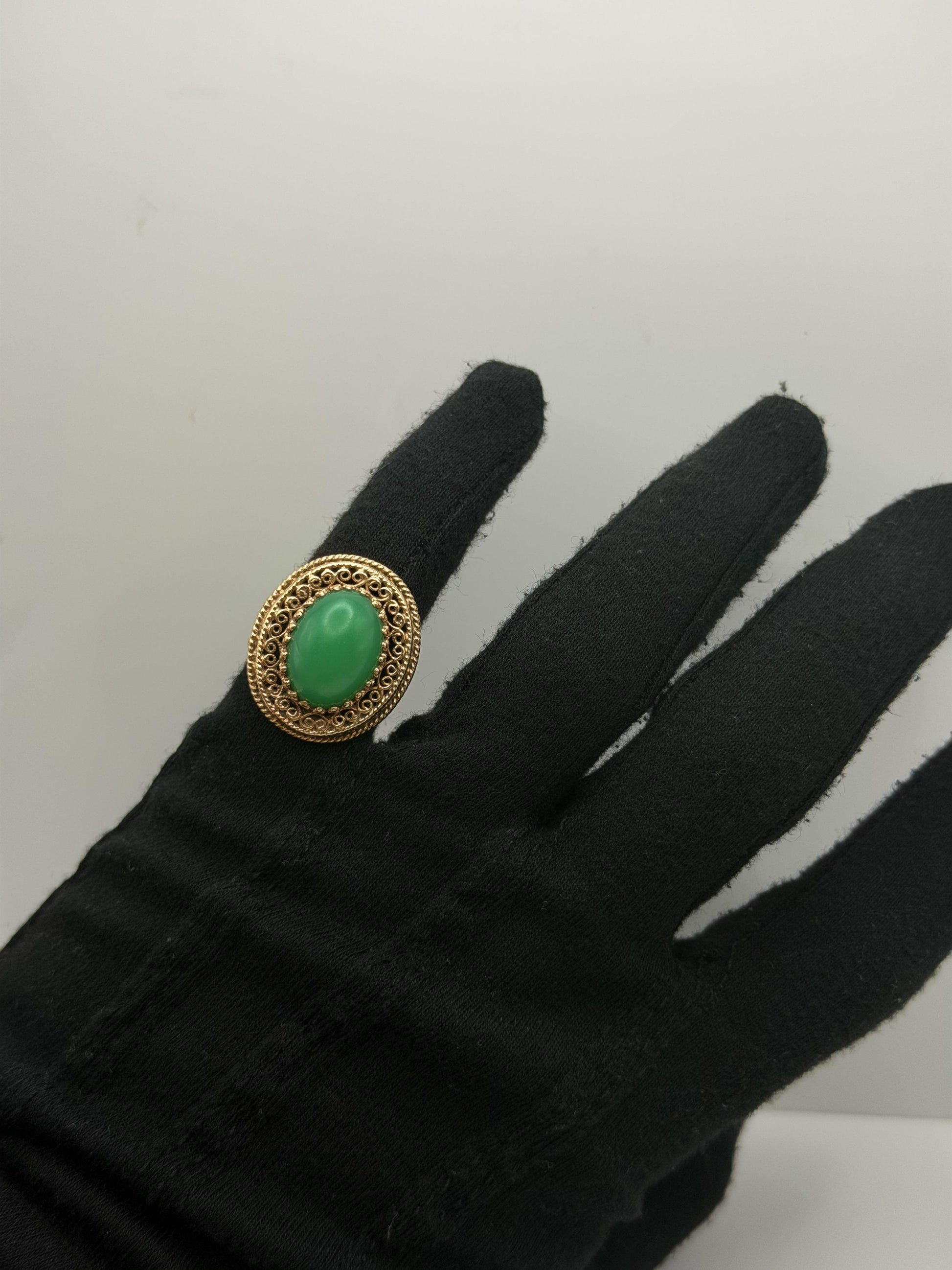 10k Yellow Gold Green Onyx Filigree Cocktail Ring. Ornate Oval Statement Ring.