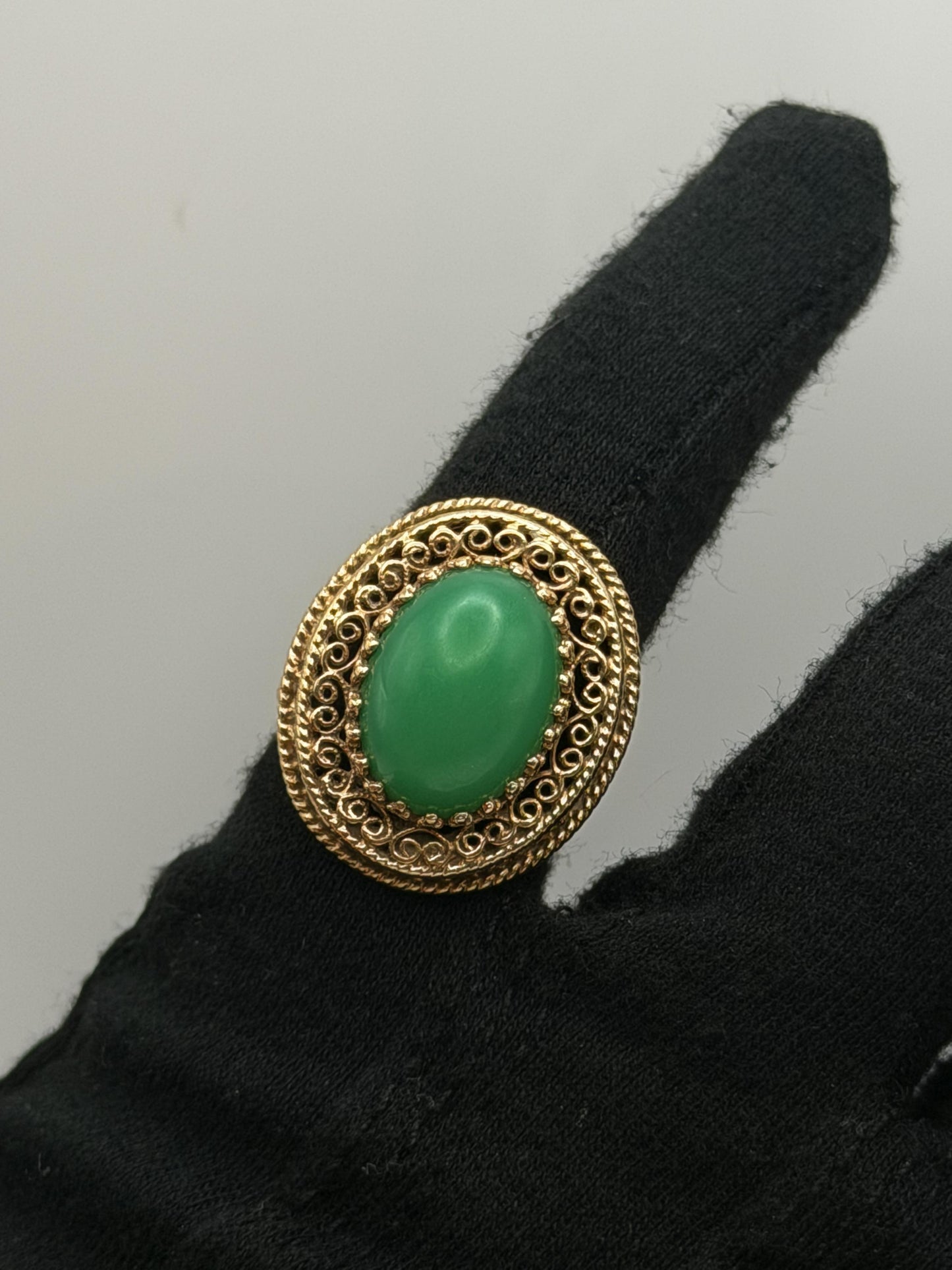 10k Yellow Gold Green Onyx Filigree Cocktail Ring. Ornate Oval Statement Ring.