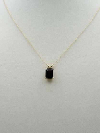 Vintage 10K Yellow Gold Garnet Pendant Necklace Emerald-Cut Garnet 18-Inch